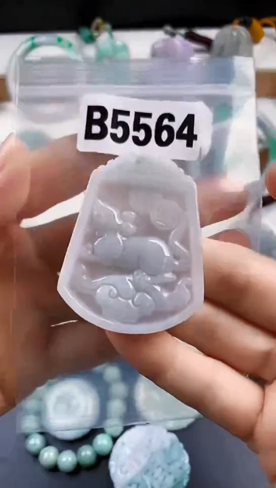 颈饰未镶嵌翡翠天然翡翠吊坠挂件