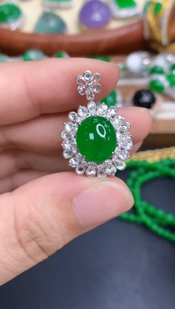 18K金镶嵌戒指翡翠640-中国好珍宝