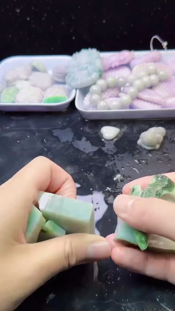 未镶嵌挂件翡翠于*猪112天然A货翡翠