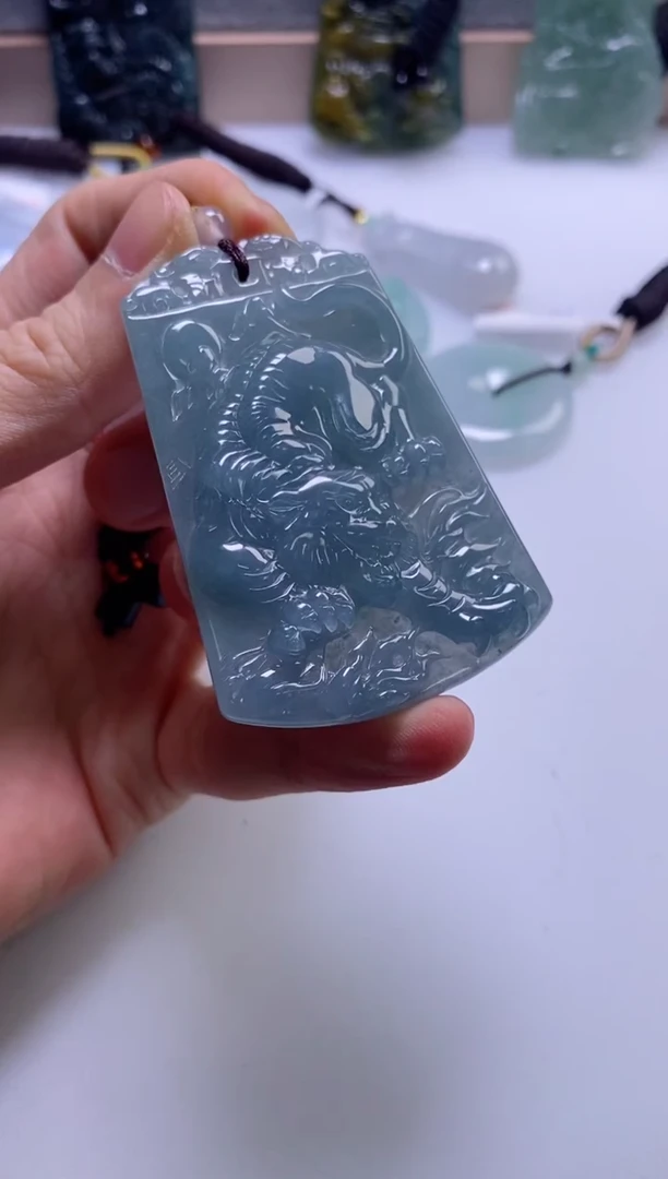 【闪购商品】翡翠挂件未镶嵌          