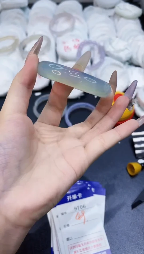 玛瑙/玉髓手镯未镶嵌9706
