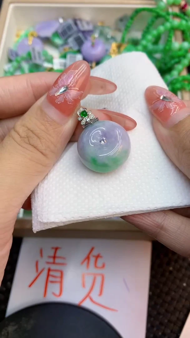 颈饰未镶嵌翡翠1