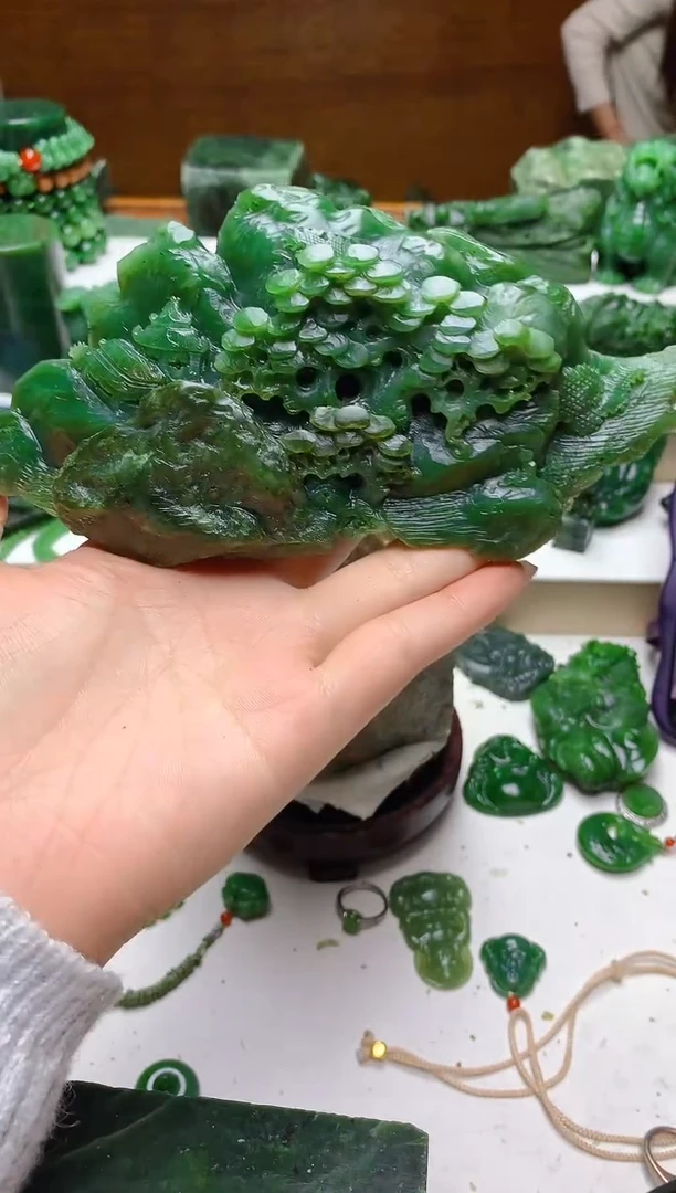 未镶嵌和田玉（碧玉）摆件1