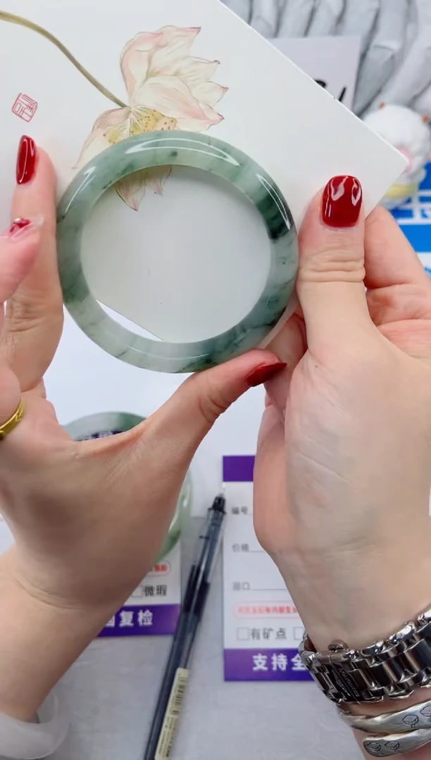 【闪购商品】石英质玉手镯合金26-54.7