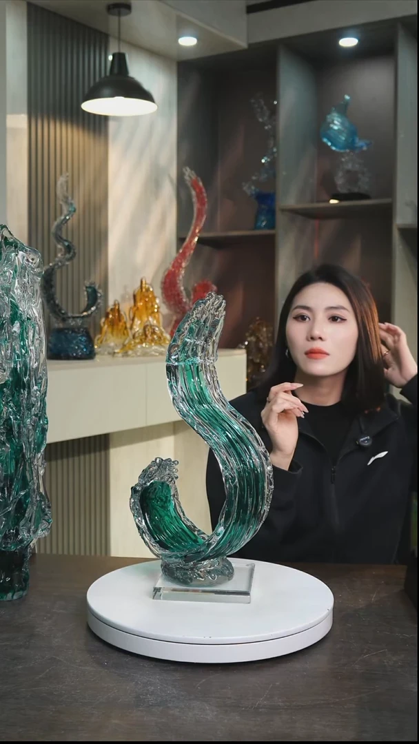 琉璃@****声湖水绿风生水起