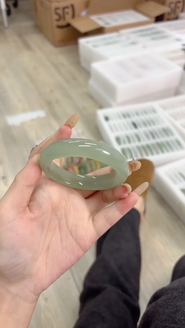 未镶嵌手镯石英质玉179-53D