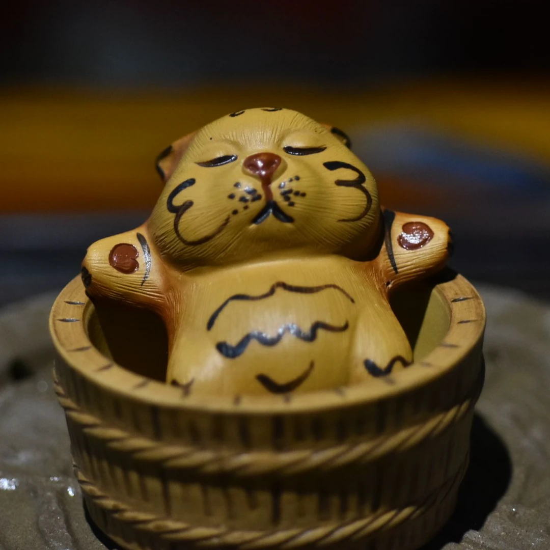 可养创意趣味茶桌装饰躺平泡澡虎可爱