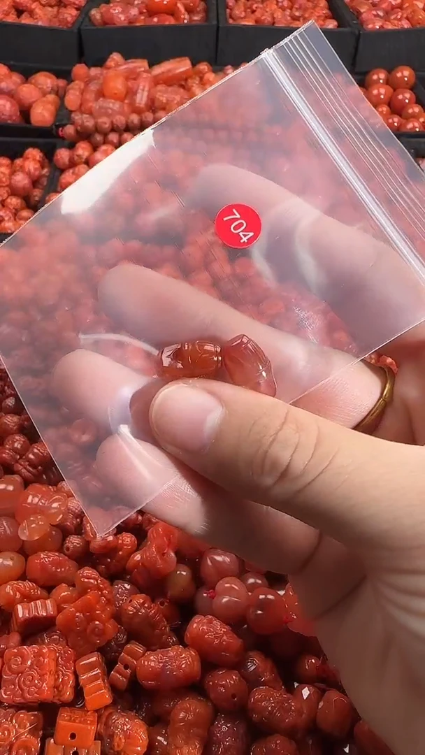 颈饰未镶嵌南红玛瑙1