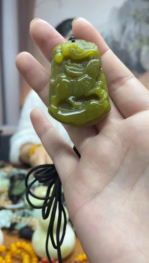 未镶嵌岫玉吊坠·