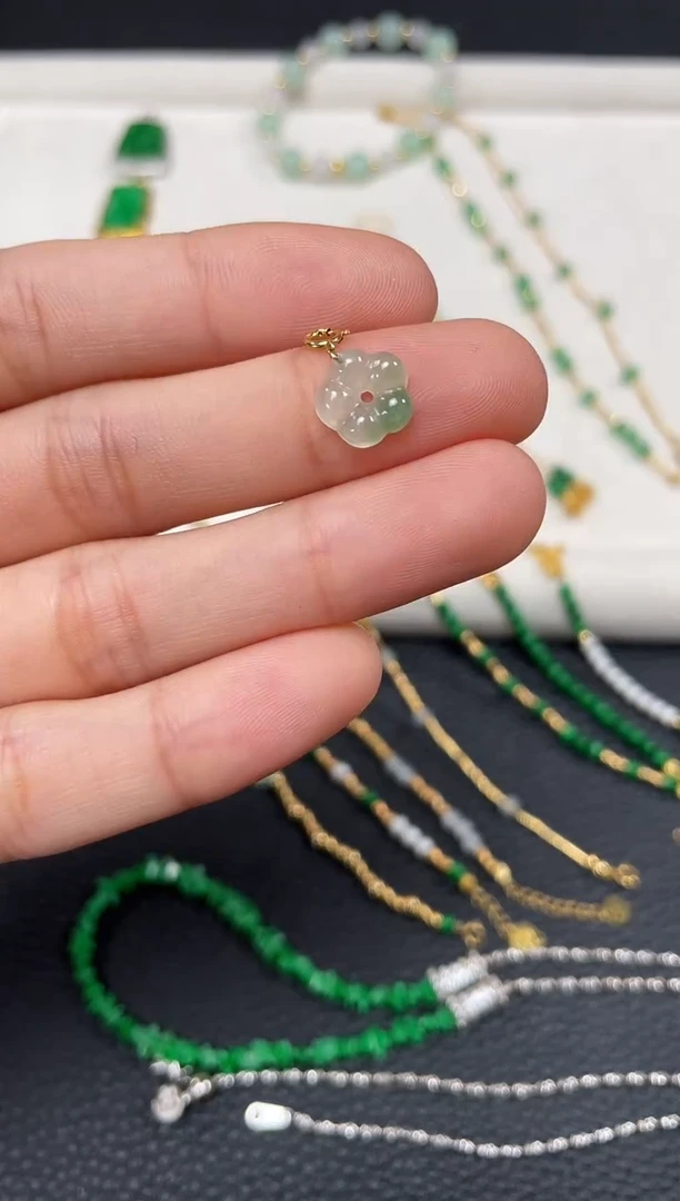 【闪购商品】翡翠吊坠(不含链)18K金镶嵌一个   JK438