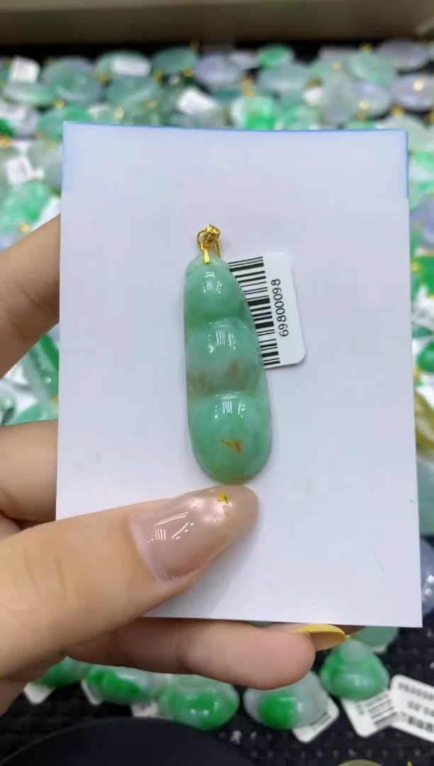 颈饰未镶嵌翡翠天然缅甸翡翠A货