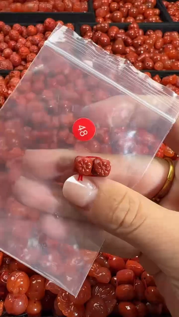 颈饰未镶嵌南红玛瑙1