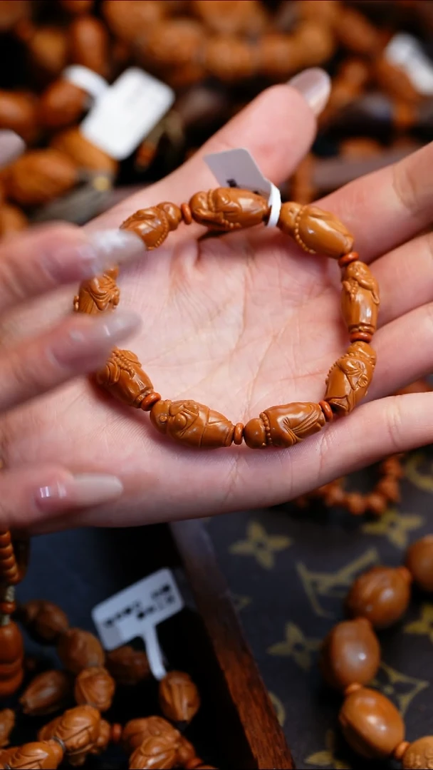 【闪购商品】橄榄核吊坠苏工橄榄核