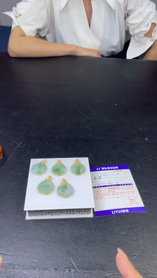 颈饰银S925镶嵌翡翠925银飘花无事牌多样性发货