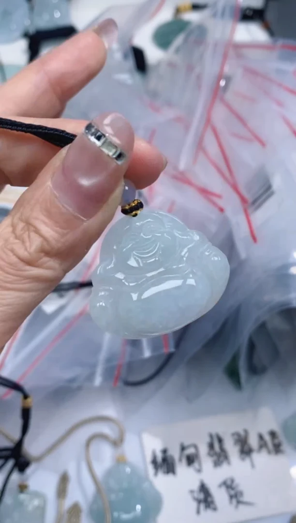 颈饰未镶嵌翡翠吊坠