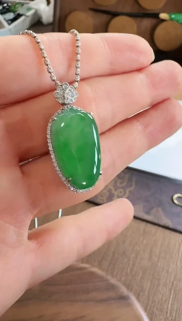 翡翠18K金镶嵌吊坠(不含链)吊坠