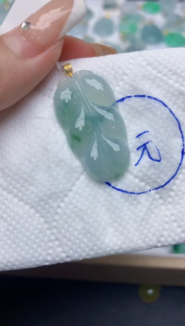 翡翠18K金镶嵌颈饰天然缅甸A货翡翠