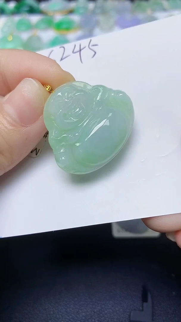 翡翠18K金镶嵌颈饰 天然缅甸翡翠A货