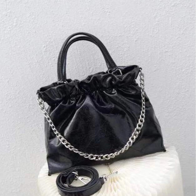 【RAIN.CUN】SLBL-192-黑色气质时尚百搭简约斜跨轻奢女包