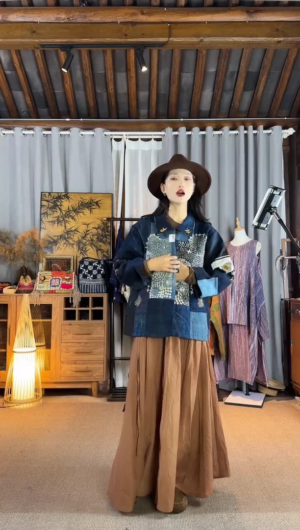 设计师款蓝色刺绣多修翻领外套