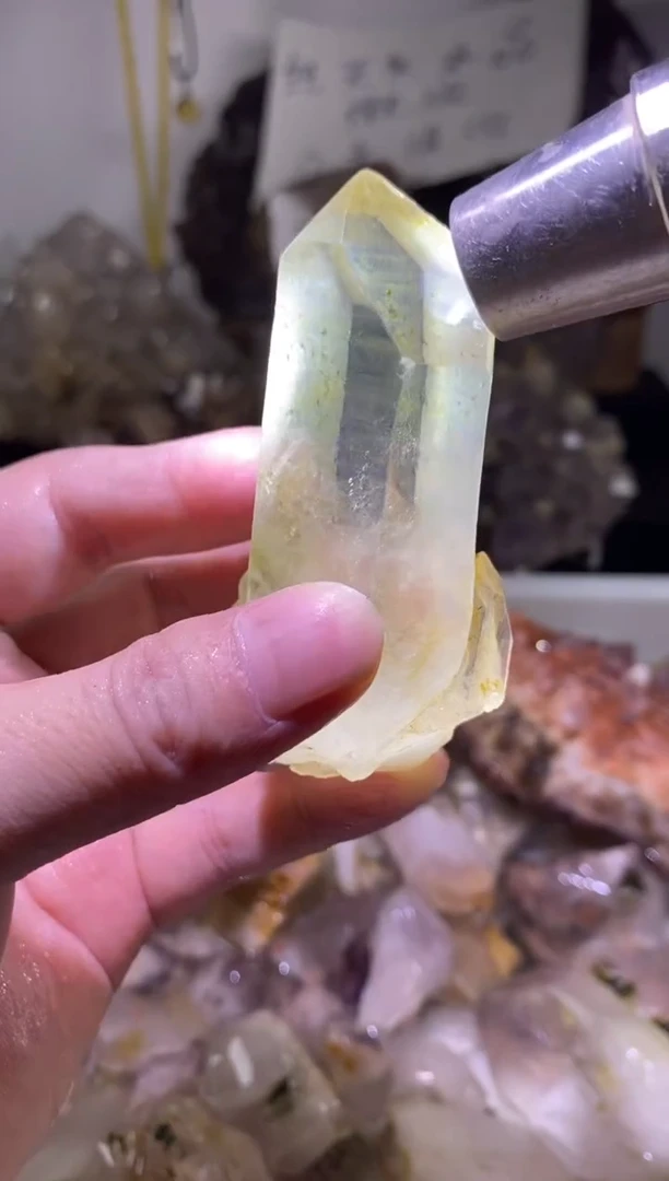 未镶嵌珠宝半成品水晶64号99g全净体水晶柱