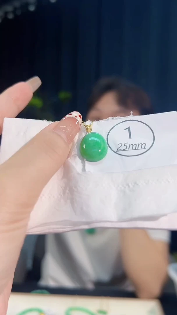 颈饰18K金镶嵌翡翠缅料A货/支持复检/一件