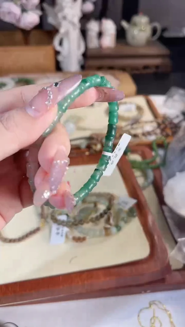 未镶嵌手链石英质玉（非洲翠）多样性发其一孤品默认微瑕