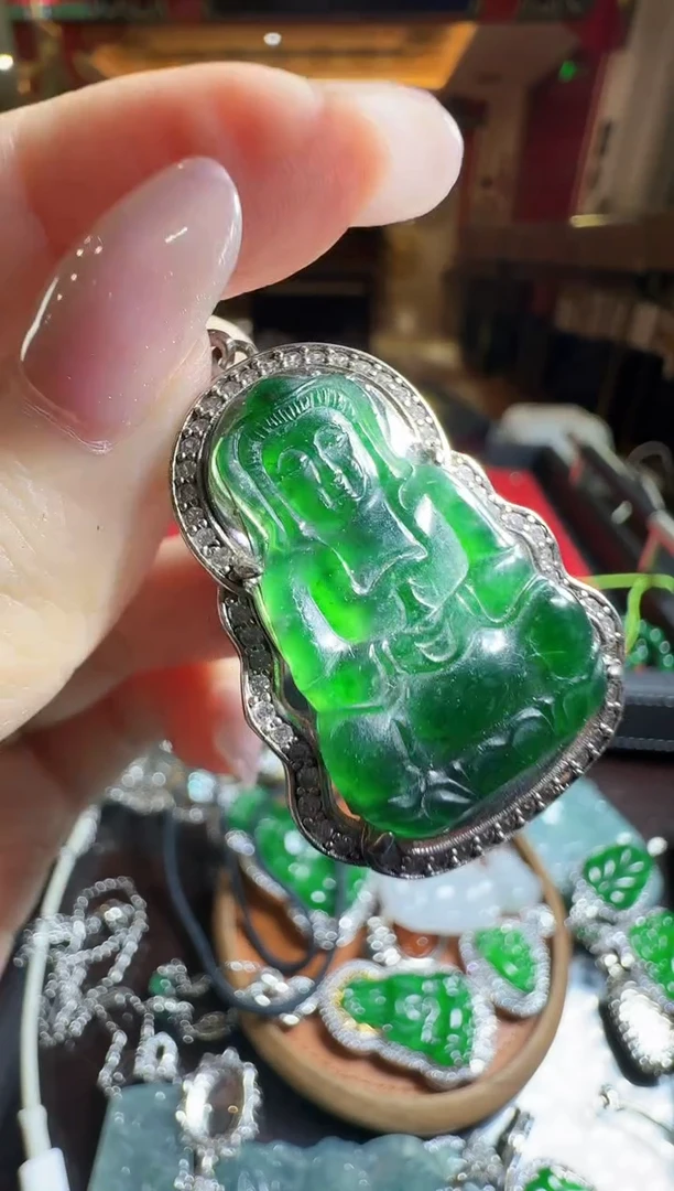 颈饰未镶嵌翡翠翡翠