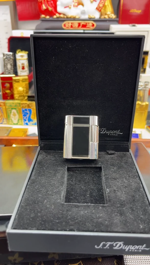 金**捌              礼品