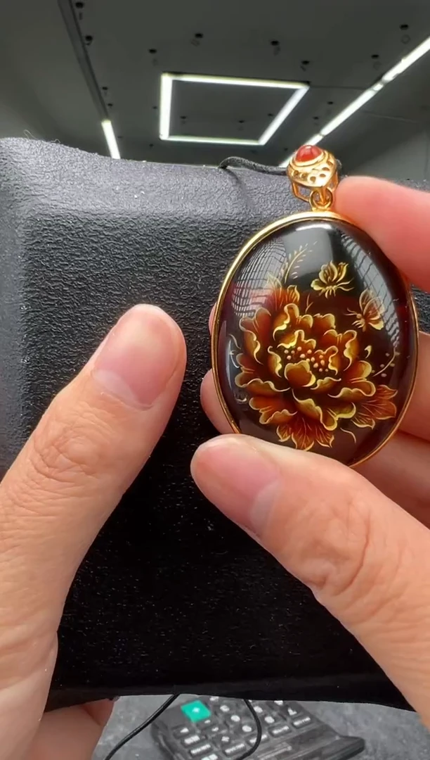 银S925镶嵌颈饰琥珀牡丹花