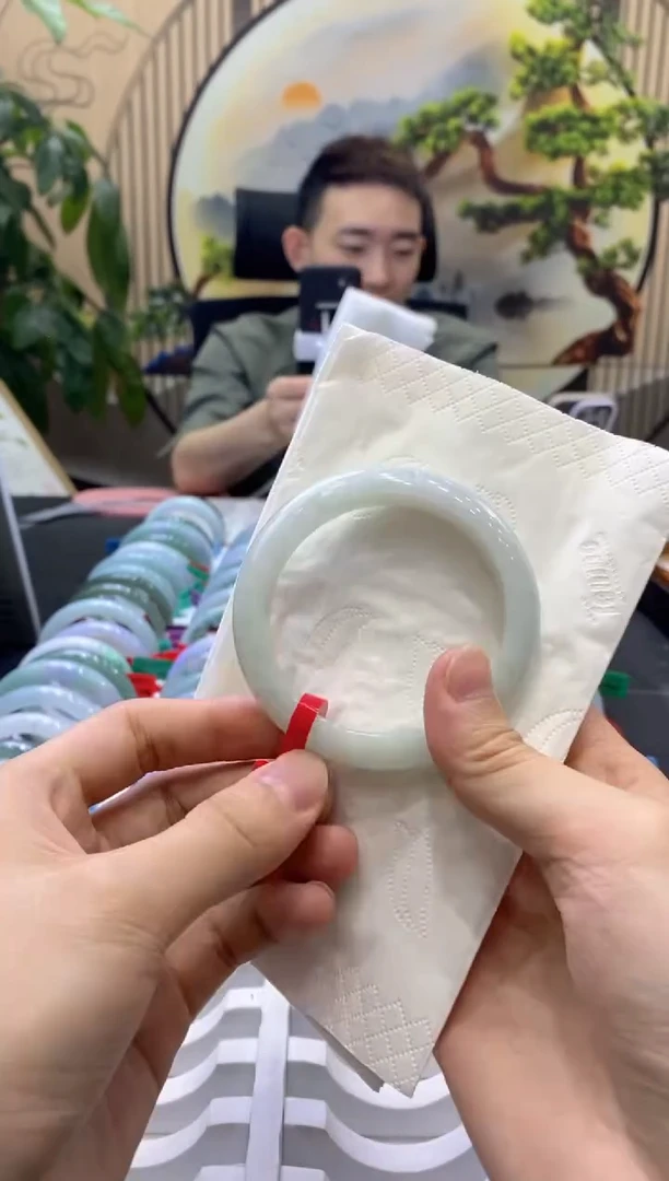 翡翠手镯未镶嵌0000009115
