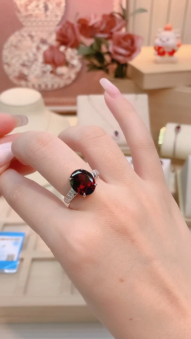 银S925镶嵌戒指石榴石星罗/8克拉