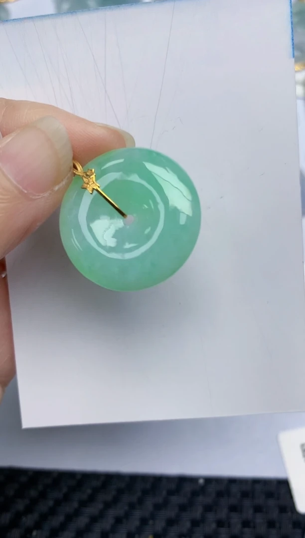 翡翠18K金镶嵌颈饰天然翡翠A货