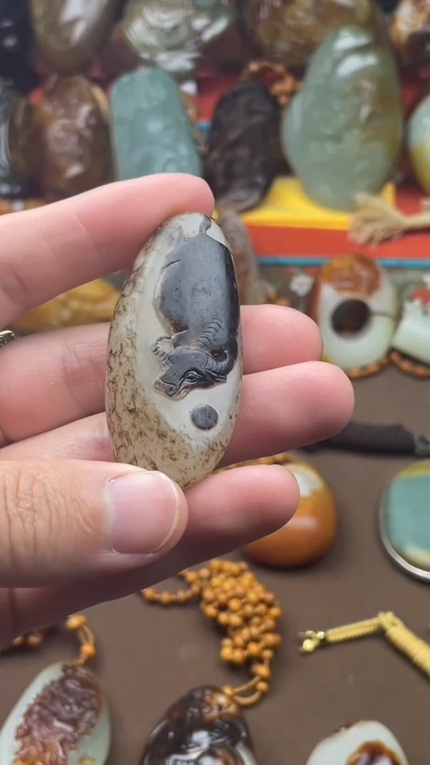 未镶嵌和田玉挂件扭转乾坤