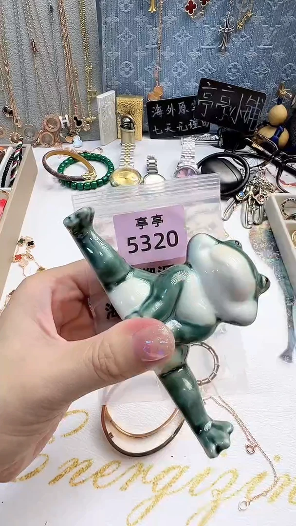 瓷片静**伽彧贤聚宝阁彧贤聚宝阁