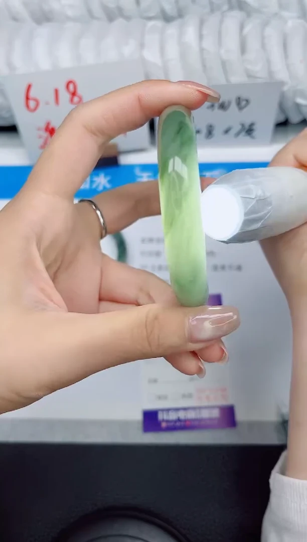 石英质玉手镯未镶嵌381-56.5