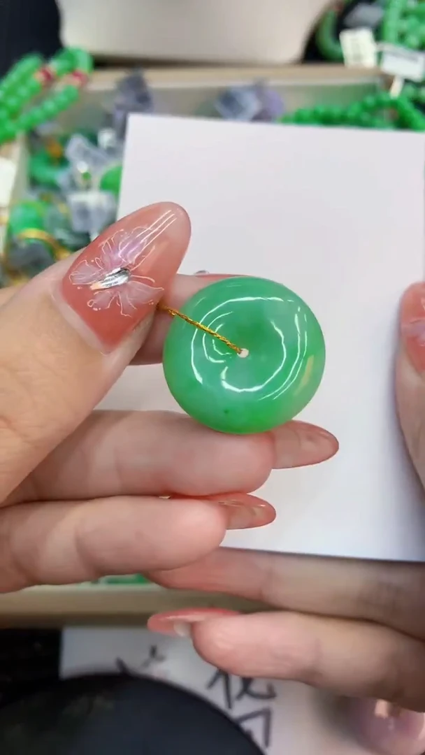 颈饰未镶嵌翡翠1