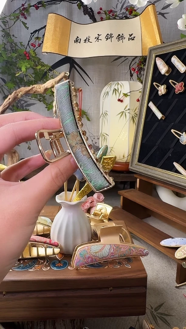 无铁合金冫*.春和景明半抓夹