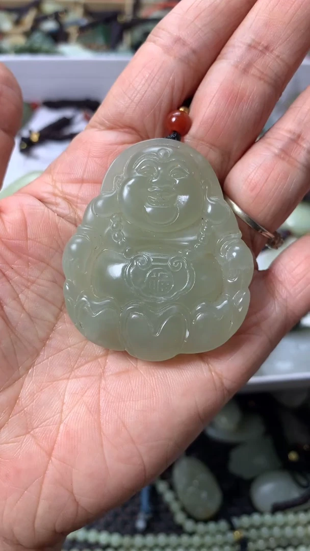 和田玉未镶嵌颈饰（多样性发一件）没有证书有瑕