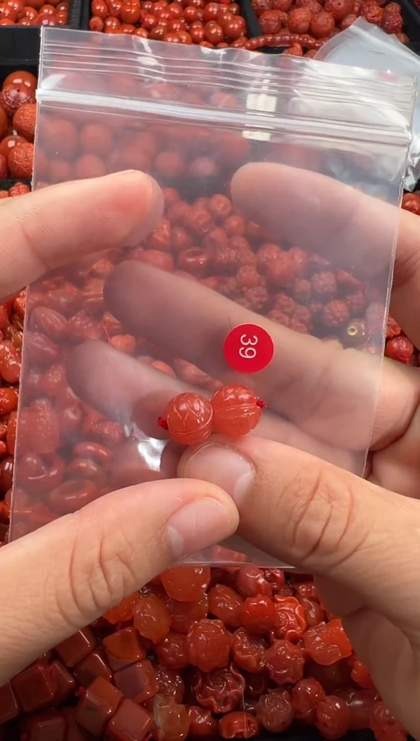 南红玛瑙未镶嵌颈饰11