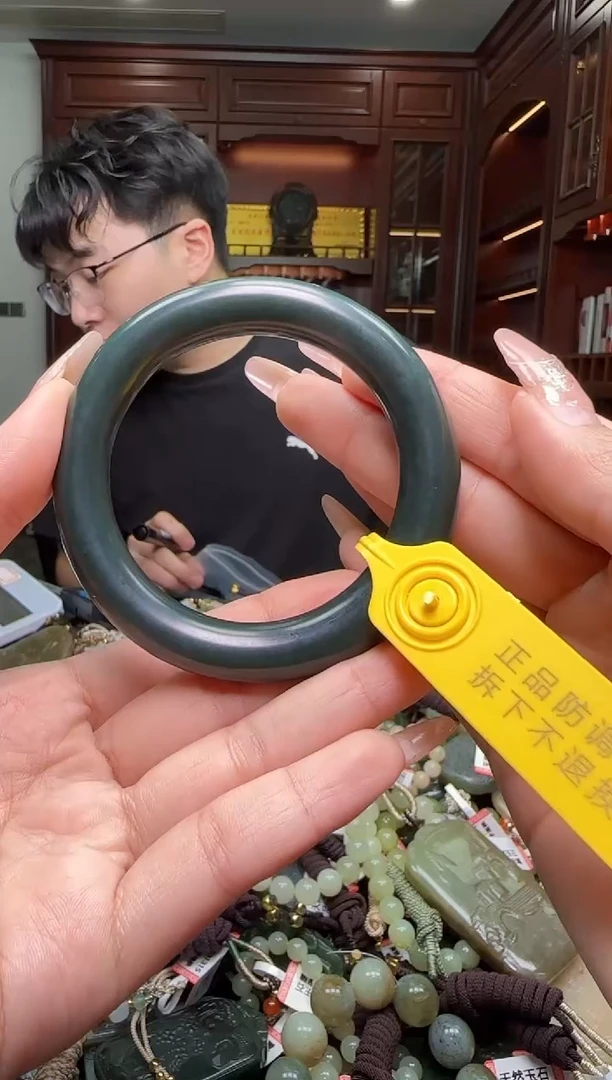 颈饰未镶嵌和田玉圈口57.5 lf024