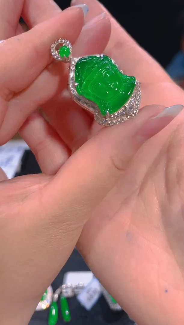 【闪购商品】定制翡翠未镶嵌104定制翡翠，多样性发货（发其一）