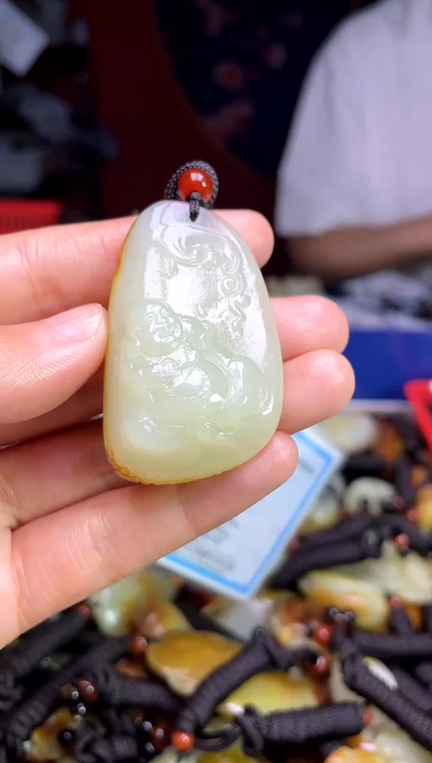 和田玉未镶嵌颈饰1