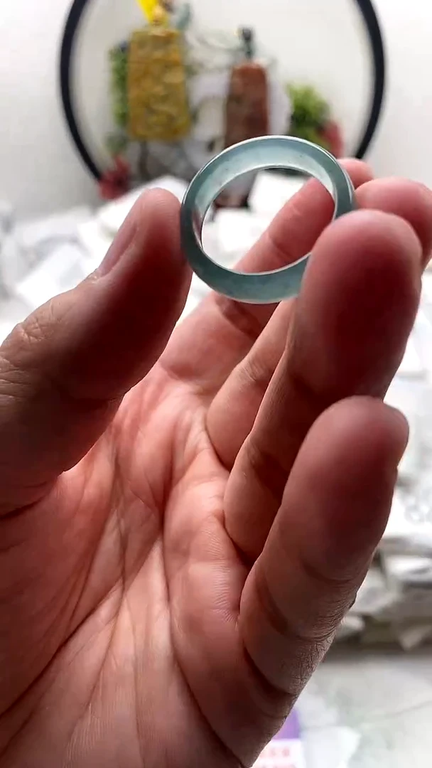 颈饰未镶嵌翡翠戒圈