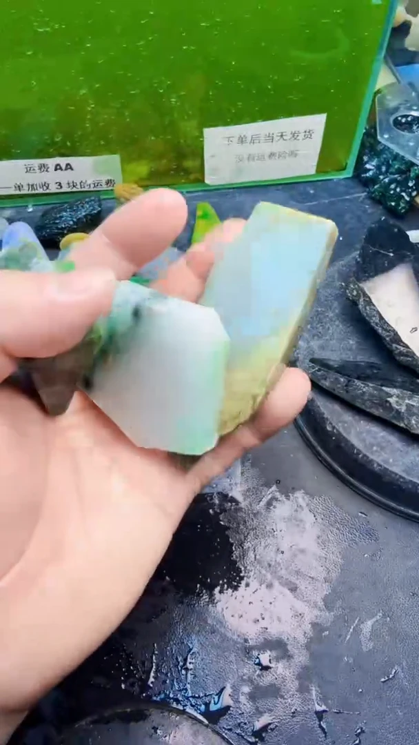 翡翠挂件未镶嵌天然翡翠081