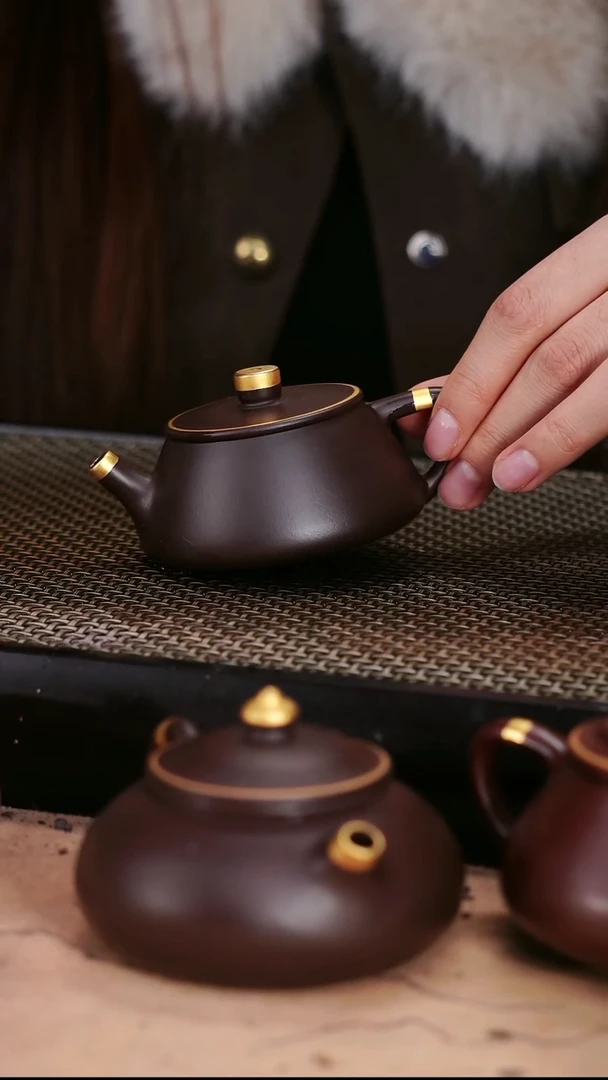 茶壶紫砂四号井茄皮紫泥描金平盖石瓢120cc