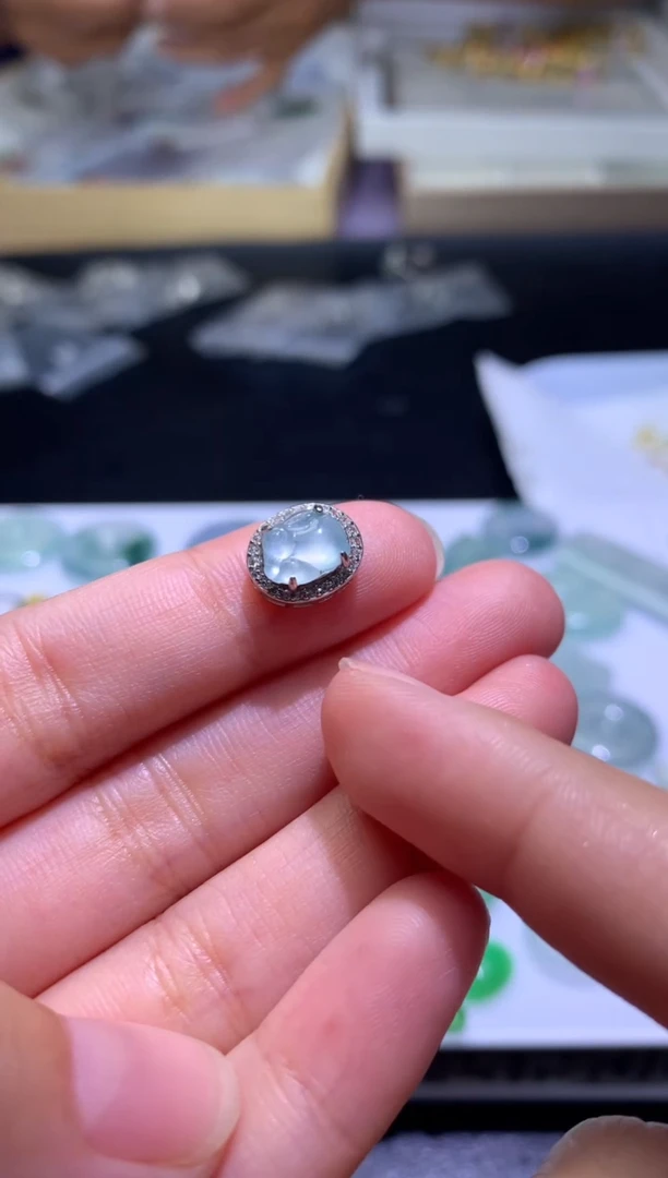 颈饰未镶嵌翡翠净货