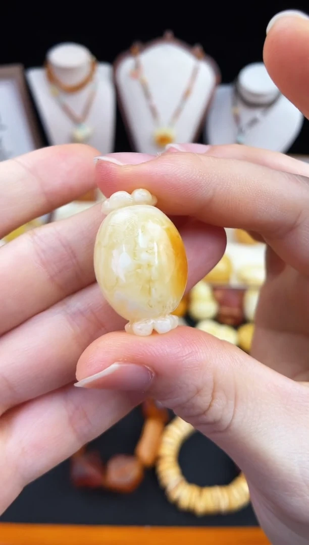 琥珀未镶嵌珠宝奇石柒月