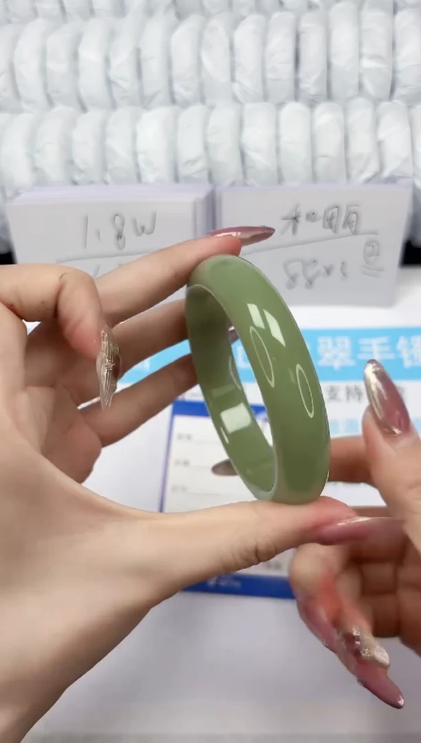 【闪购商品】石英质玉手镯未镶嵌389-62.1