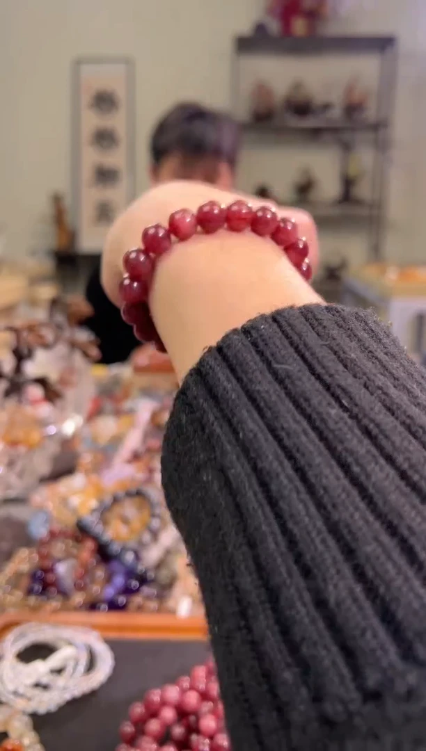 【闪购商品】石英质玉手链未镶嵌10mm草莓晶手串（多样性发其一）